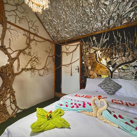 The Rabbit Tree Hostel Gili Meno Extérieur photo