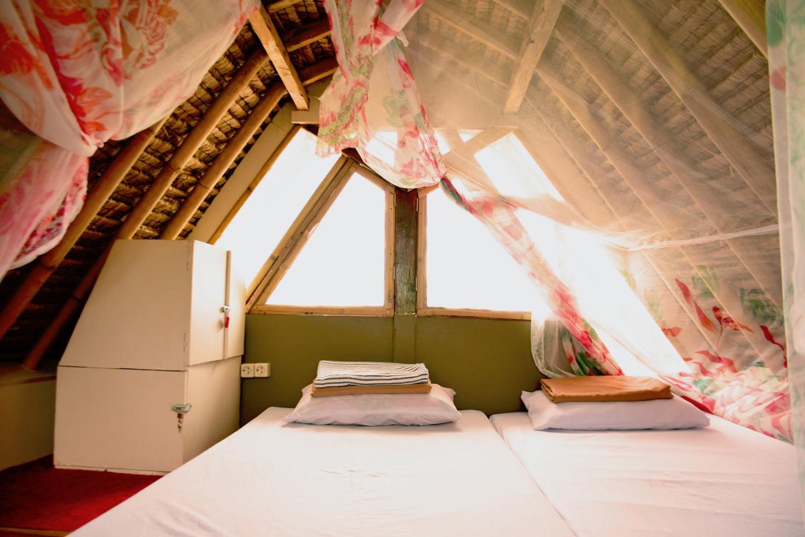 The Rabbit Tree Hostel Gili Meno Extérieur photo