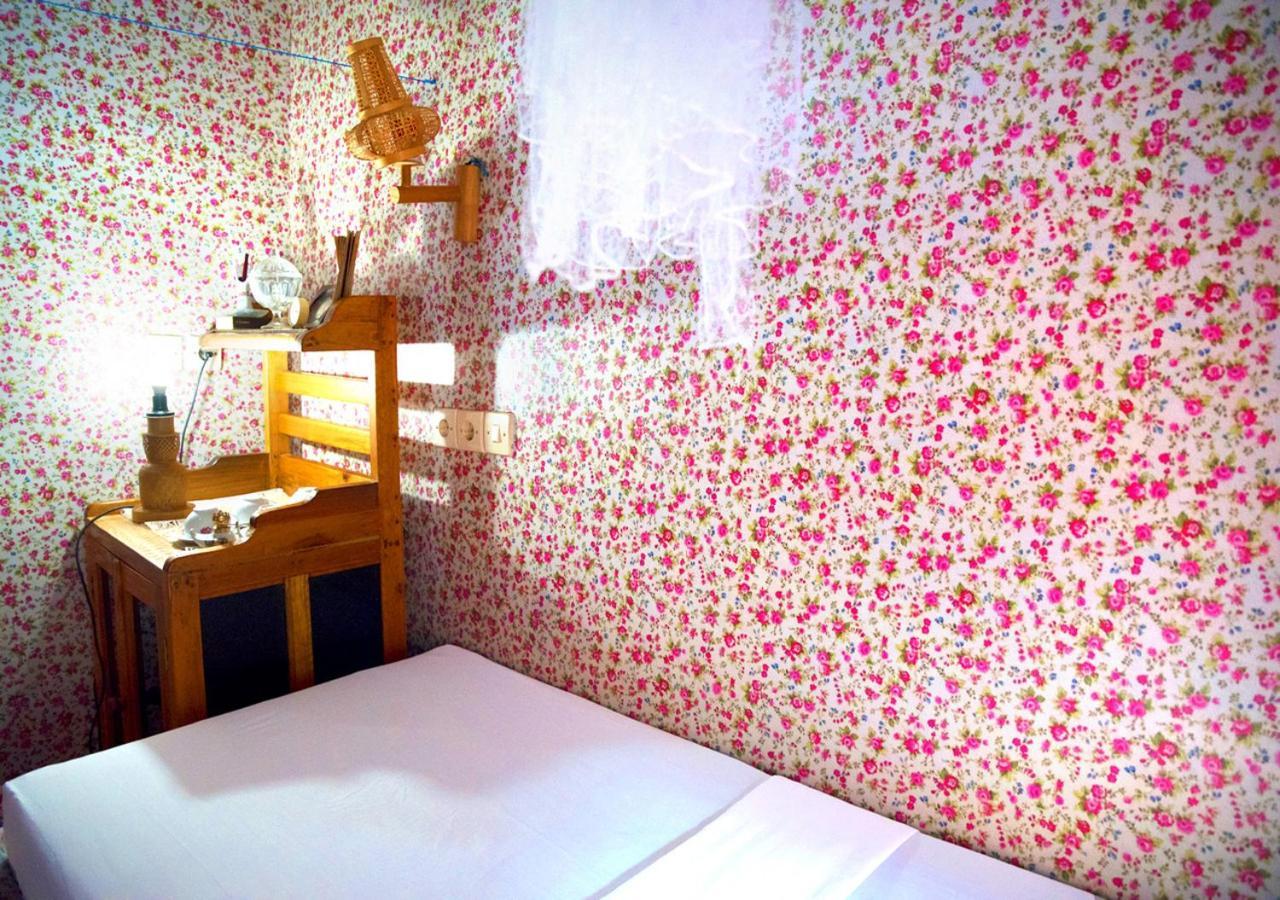 The Rabbit Tree Hostel Gili Meno Chambre photo
